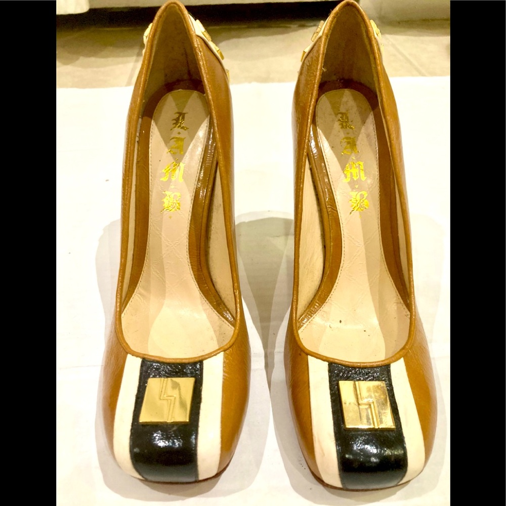 Super stylish size 7 high heels